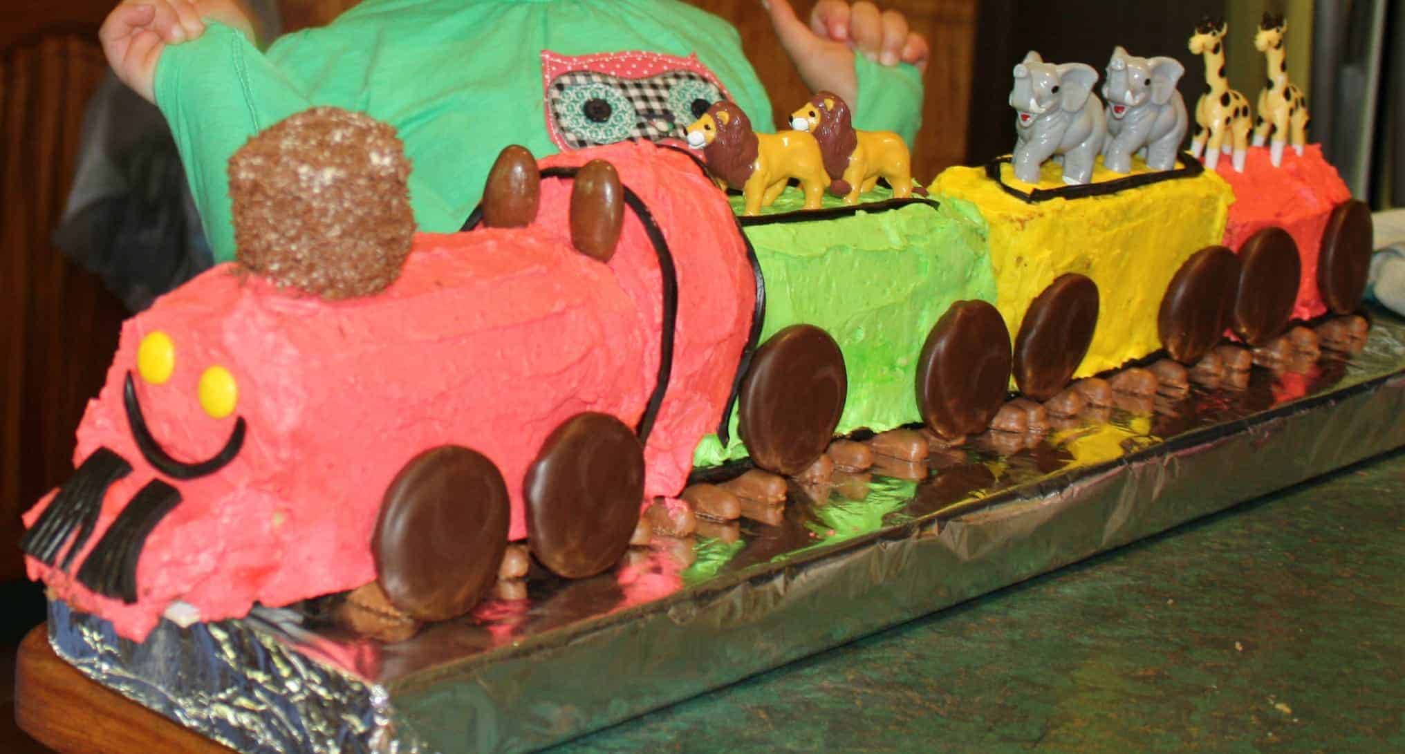 Cooker and a Looker Train Cake